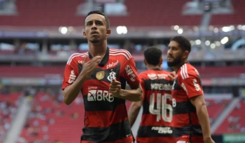 Com gol em tempo recorde, Flamengo vence o Botafogo pelo Cariocão