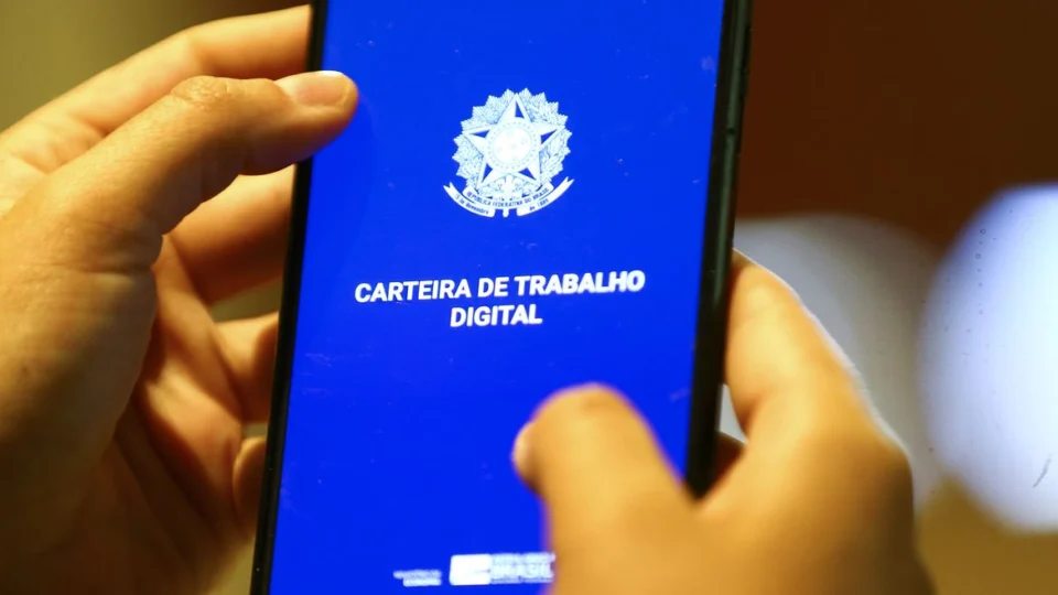 Indicador de tendências do mercado de trabalho recua 0,8 em janeiro, diz FGV