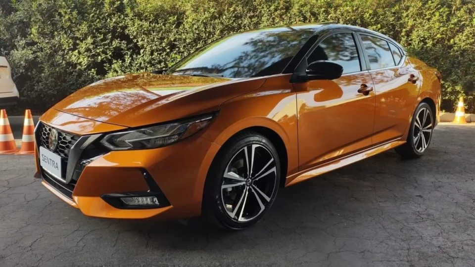 Novo Nissan Sentra 2024 tem lançamento previsto para março no Brasil
