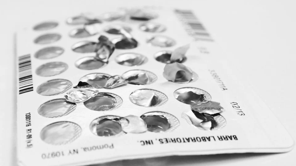 Venda de pílulas anticoncepcionais é dificultada pelo Talibã no Afeganistão