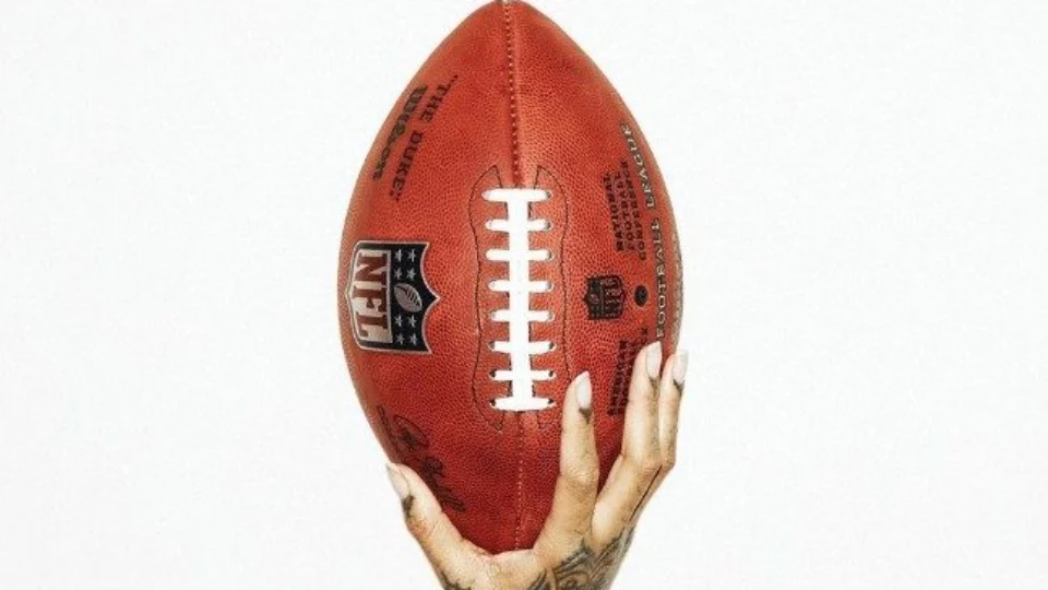 Rihanna promete cantar sucessos em 13 minutos no show do Super Bowl