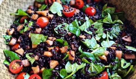 Receita Fácil – Salada de arroz negro: opção pronta em apenas 35 minutos