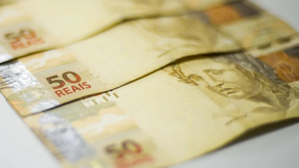 Valor do abono salarial pode ser consultado a partir deste domingo, 5