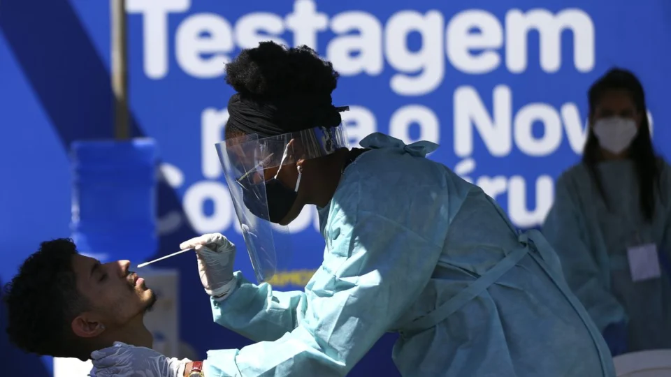 Boletim Covid-19: domingo, 12, registra 17 novos casos e uma morte no AM