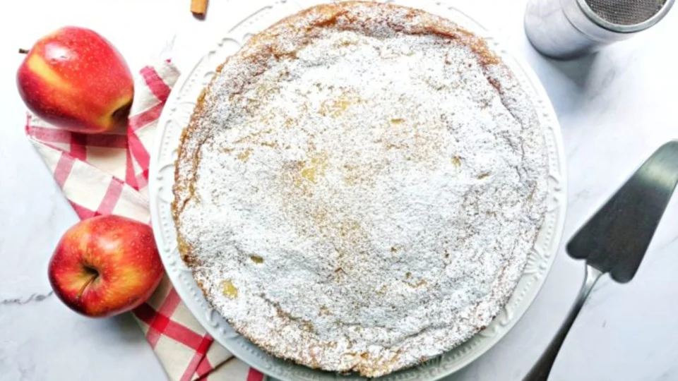 Receita Fácil – Torta de maçã simples: sobremesa pronta em apenas 50 minutos