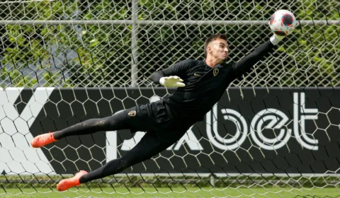 Garotos da base do Corinthians treinam para clássico do domingo, 26