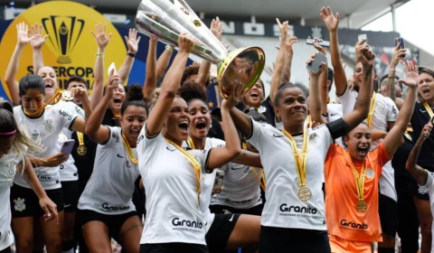Supercopa feminina: Corinthians goleia Flamengo e garante o bicampeonato