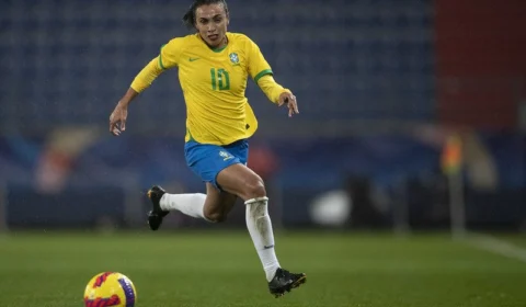 Marta é cortada da seleção brasileira feminina e substituída por Duda Santos