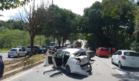 Vídeo: dois acidentes seguidos são registrados na av. do Turismo em Manaus
