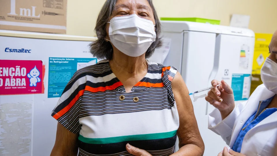 Covid-19: Manaus conta com 75 pontos de vacinação nesta terça