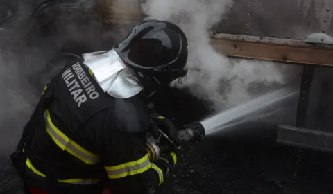 4ª noite de ataques: RN tem central de remédios incendiada e destruída