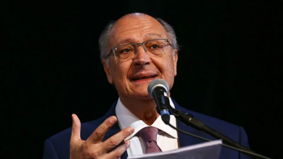 ‘Reforma tributária pode fazer PIB crescer 10%’, diz Alckimin na Marcha dos Municípios