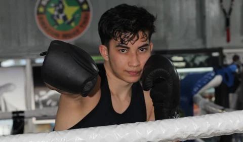 Jovem supera depressão, vira campeão de muay thai e estreia no boxe em Manaus