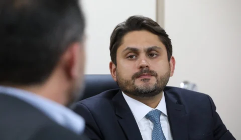 Ministro embolsou dinheiro público com ‘esticadinhas’ em agendas, diz site