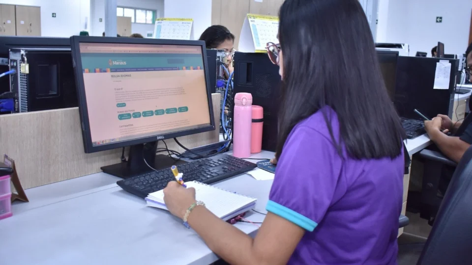 Projeto de Lei visa ampliar faixa-etária do programa Bolsa Idiomas em Manaus