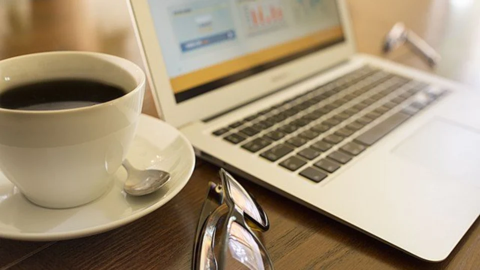 Curso gratuito de inglês para brasileiros é ofertado pelo programa Access E2C