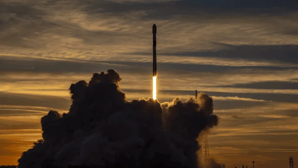 VÍDEO: astronautas da SpaceX chegam à Estação Espacial Internacional
