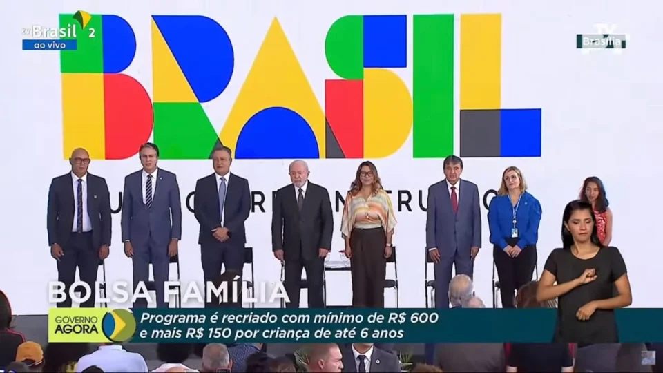 VÍDEO: assista à íntegra da coletiva de lançamento do novo Bolsa Família