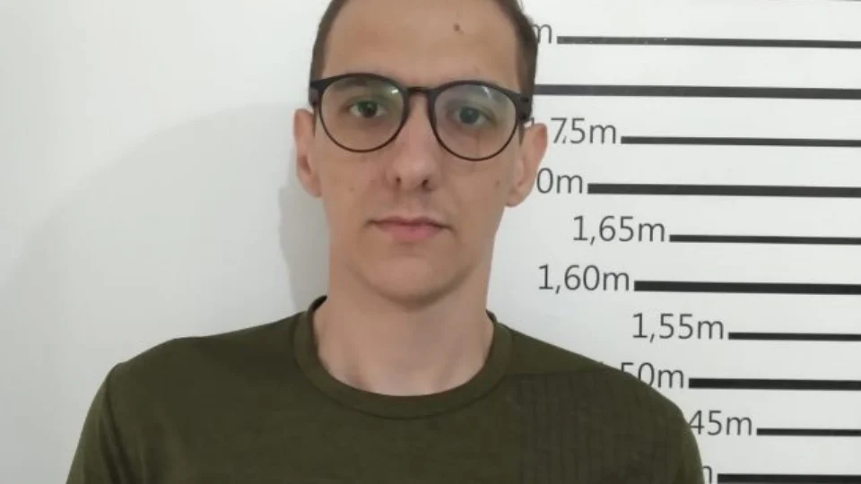 Acusado de atropelar e matar menino rompe tornozeleira e foge em Roraima