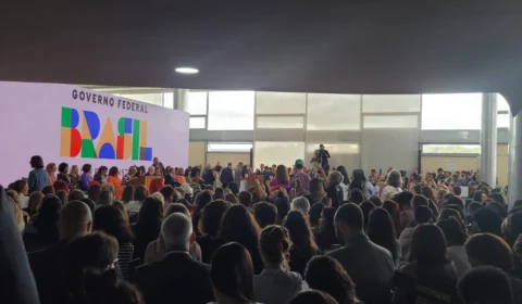 Dia da Mulher: governo lança propostas de salários iguais e dignidade menstrual