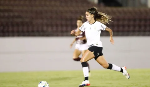 Brasileiro Feminino: Corinthians bate Ferroviária e assume liderança