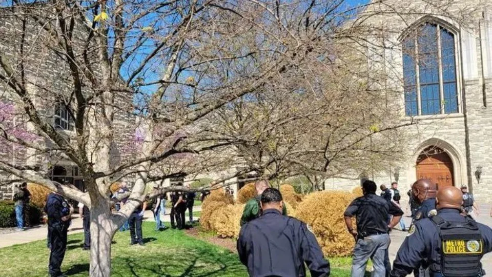 Ataque em escola: mulher atira e mata 6 pessoas em escola cristã nos EUA