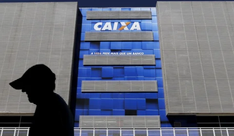 Caixa retoma oferta de consignado do INSS após publicação de nova taxa no DOU