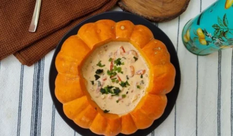 Receita Fácil — Camarão na moranga: opção prática pronta em apenas 90 minutos