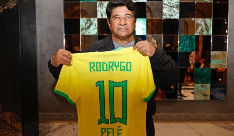 Seleção vai usar camisa com homenagem a Pelé em amistoso contra o Marrocos