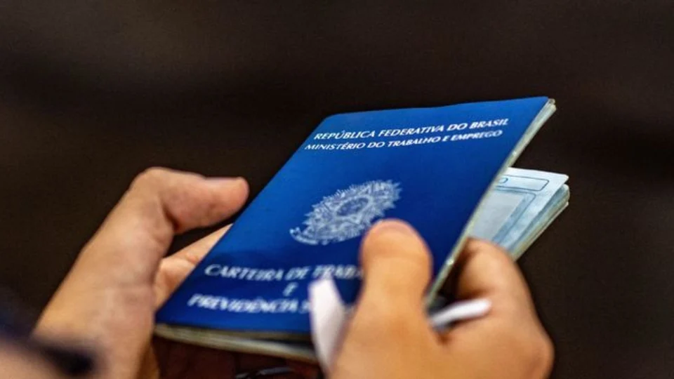 Taxa de desemprego fica em 8,6% em fevereiro, diz IBGE