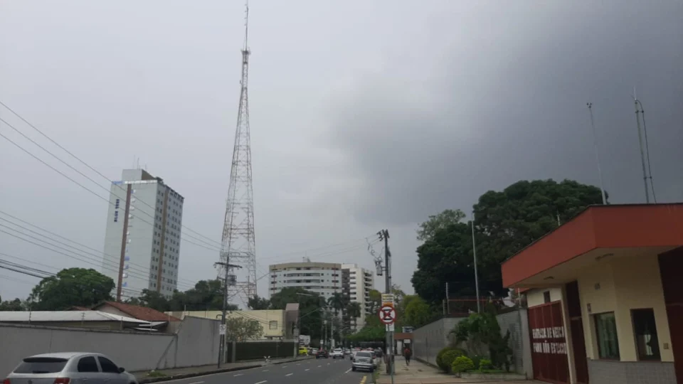 Previsão do tempo em Manaus é de chuva neste domingo, diz Inmet