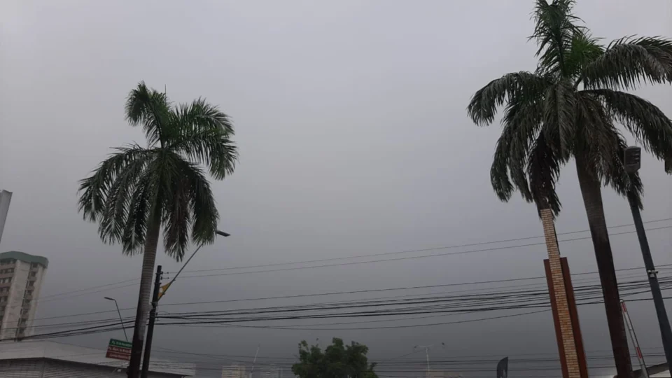 Previsão do tempo aponta dia chuvoso para quarta (26) em Manaus
