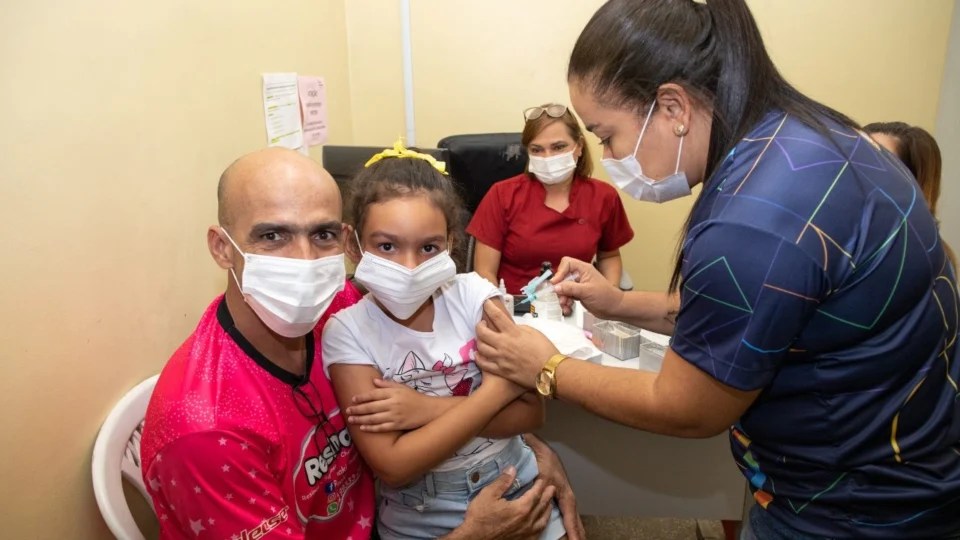 Covid-19: dose adicional para crianças imunossuprimidas é ofertada em Manaus