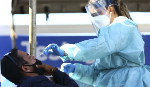 Covid-19: OMS afirma que variante Ômicron é predominante e continua evoluindo