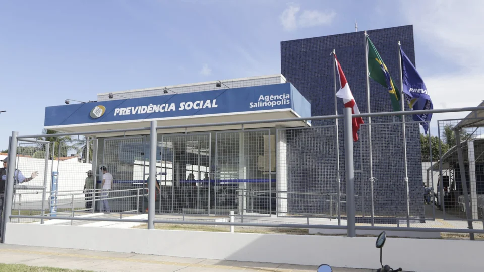 Crédito consignado: Caixa e BB suspendem empréstimo para aposentados do INSS