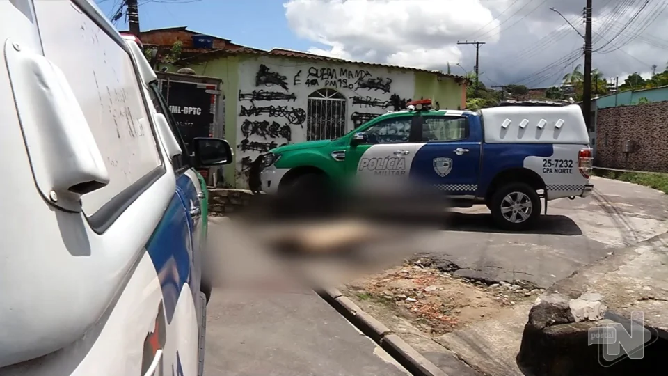 VÍDEO: dois homens são mortos com tiros na cabeça na Zona Norte de Manaus