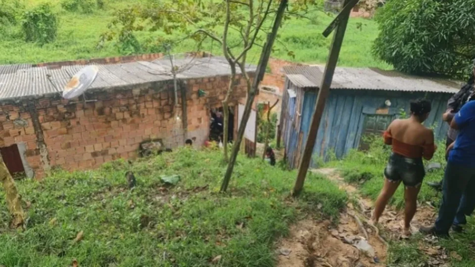 Filha encontra mãe morta dentro de casa na Zona Leste de Manaus