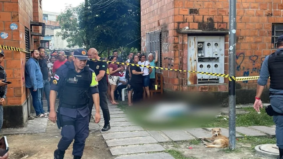 VÍDEO: homem é assassinado por suspeitos com 10 tiros na Zona Sul de Manaus