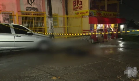 VÍDEO: homem é morto com tiros na cabeça em via pública da Zona Norte de Manaus