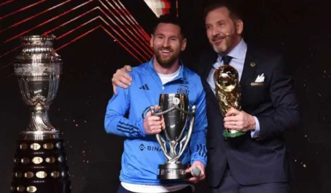Conmebol homenageia Messi, Argentina tricampeã e Felipão