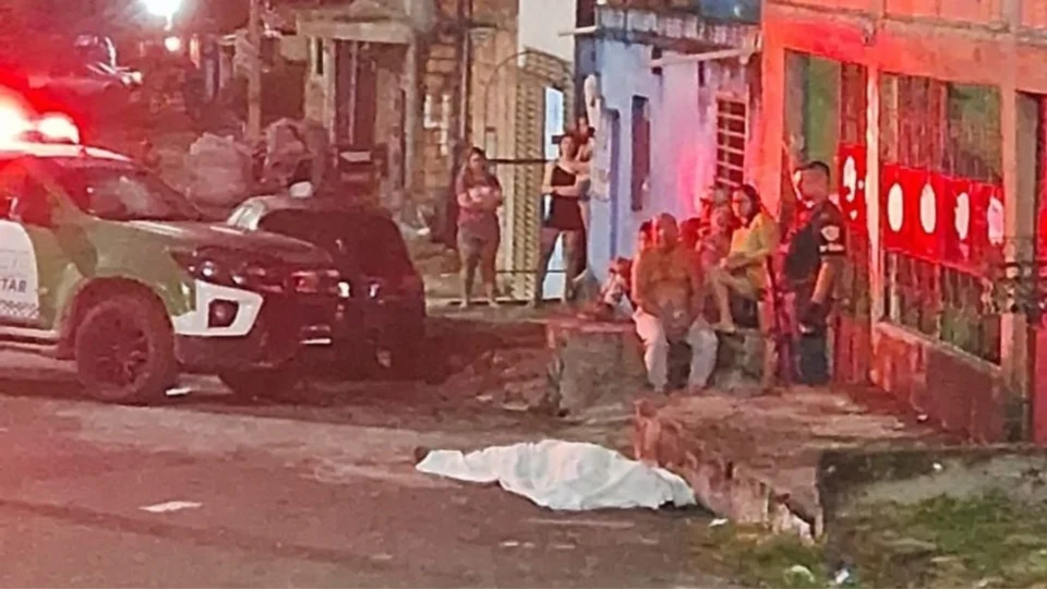 Jovem de 23 anos é executado com 10 tiros na Zona Leste de Manaus
