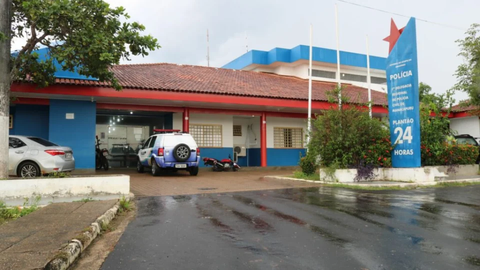 Jovem é preso após dar facada na barriga da namorada em Manacapuru-AM