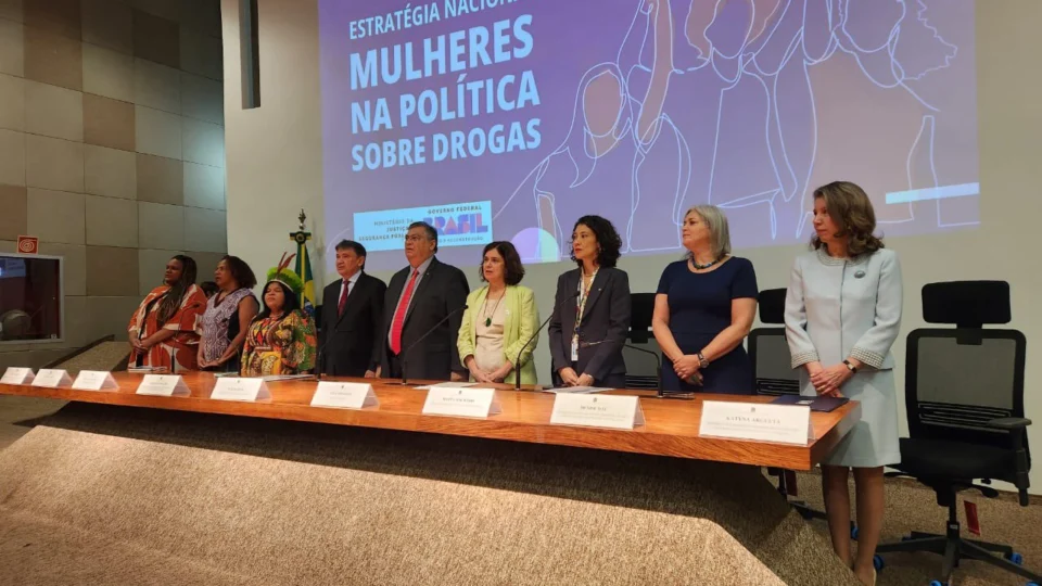 Governo lança Estratégia Nacional Mulheres na Política sobre Drogas