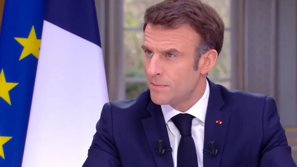 Na França, Macron quer reforma previdenciária implementada até o fim do ano