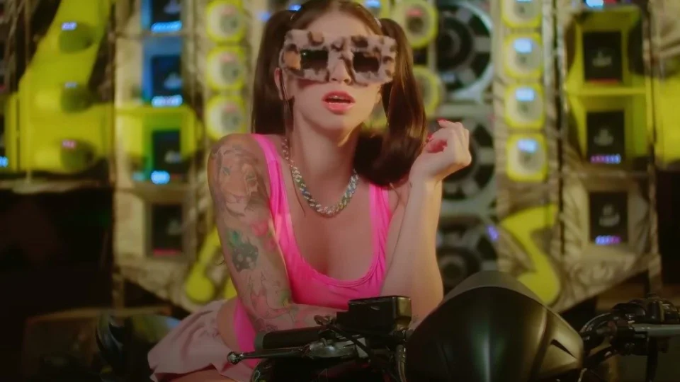 MC Pipokinha: conheça catarinense que se tornou fenômeno do funk ‘proibidão’