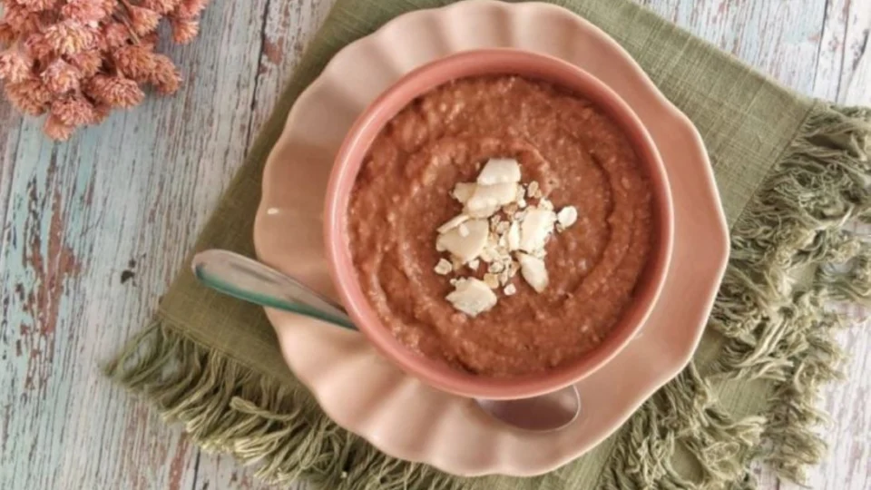 Receita Fácil – Mingau de aveia proteico: opção pronta em apenas 10 minutos