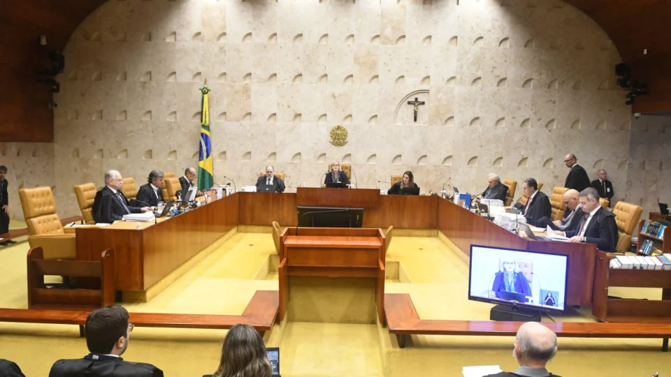 Ministros do STF validam transporte rodoviário de passageiros sem licitação