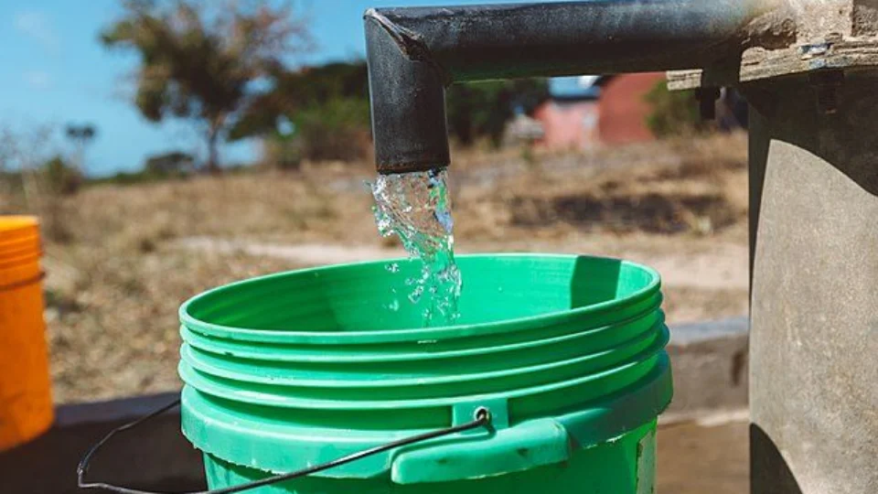 Lula assina decretos que revisam o saneamento básico, nesta quarta (5)