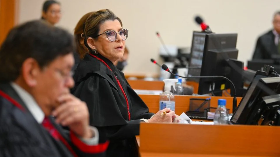 TJAM suspende lei que isenta igrejas de licenciamento ambiental em Manaus