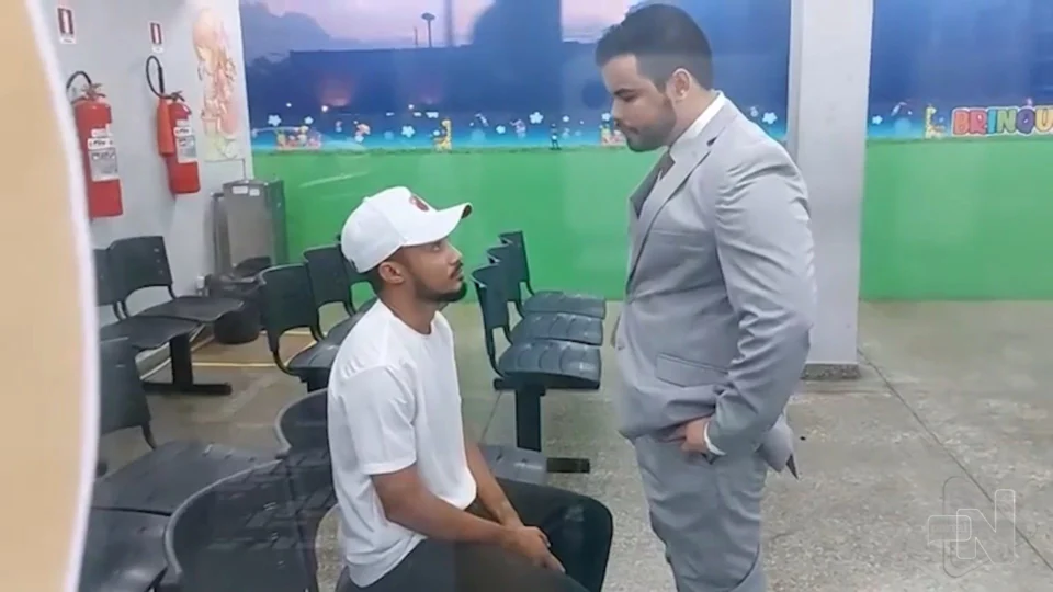 VÍDEO: suspeito de estuprar criança em loja segue para presídio em Manaus